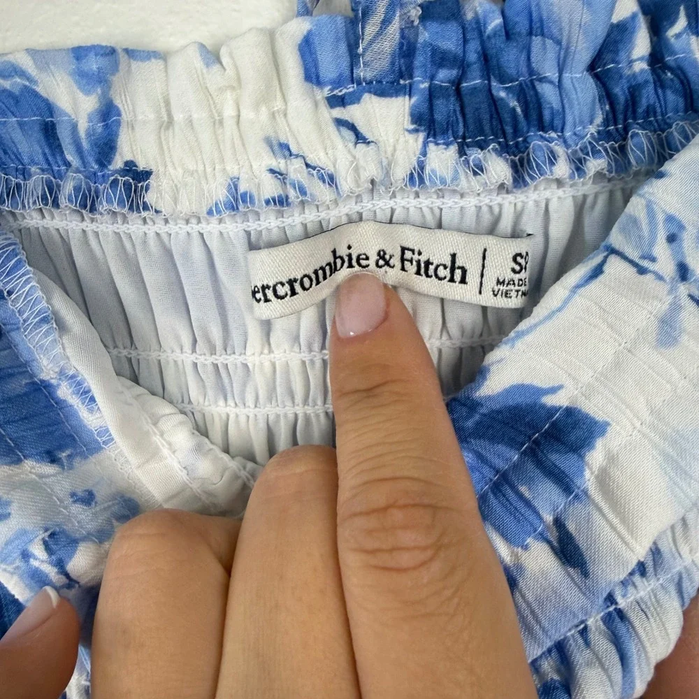 Abercrombie & Fitch smocked bodice